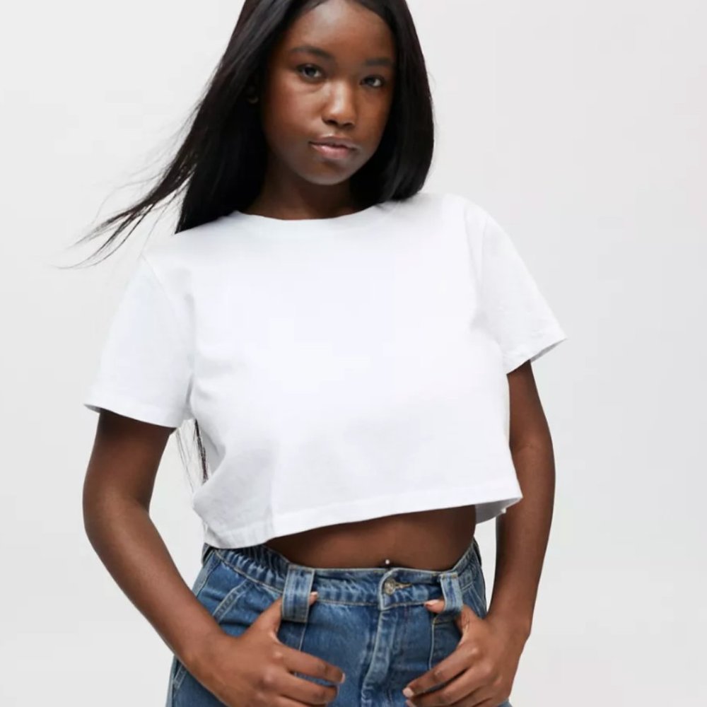 URBAN OUTFITTERS | White crop top | Medium